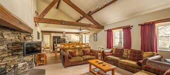 Grubbings - sleeps 10 guests  in 5 bedrooms