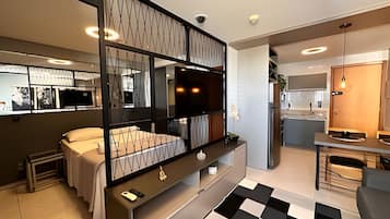 1 bedroom, blackout curtains, free WiFi, bed sheets