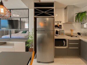 Apartment | Dapur peribadi | Ketuhar gelombang mikro, pembancuh kopi/teh, pengisar