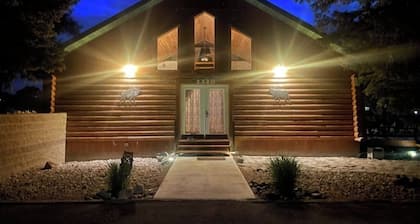 Make memories at our unique & family/pet-friendly log home in historic Ft Benton