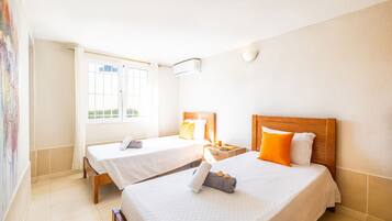 5 bedrooms, in-room safe, iron/ironing board, WiFi (free)