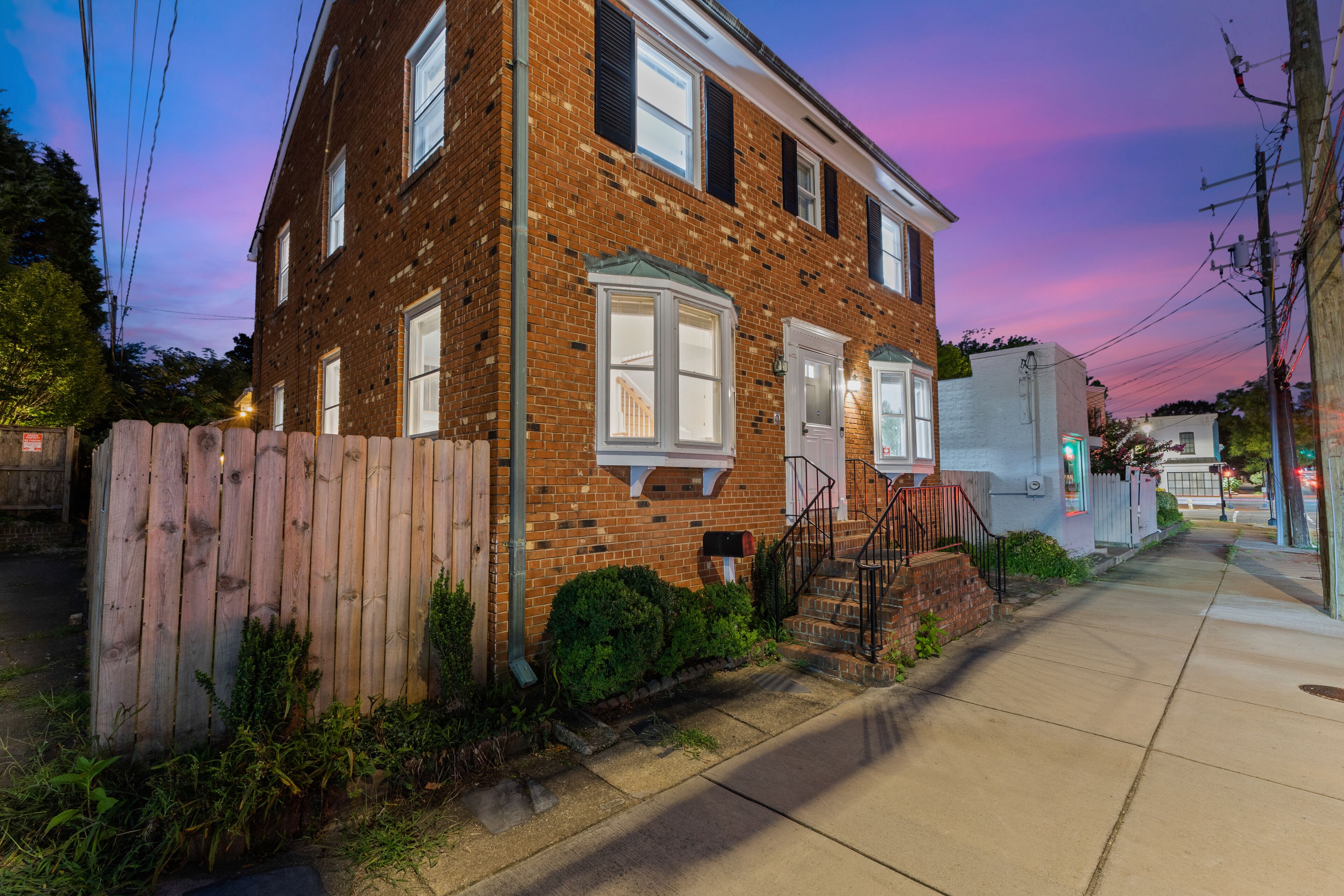 Luxurious Old Town Home, minutes from D.C. with spacious parking available!
