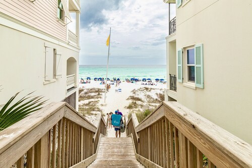 Groovy Goat: Private beach steps away, Heated pool, Golfcart, Game room