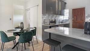 Apartment (2 Bedrooms) | Dining room - Tweede Boom (Cape Town)