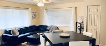 Beautiful 2 bedroom unit across from UF stadium