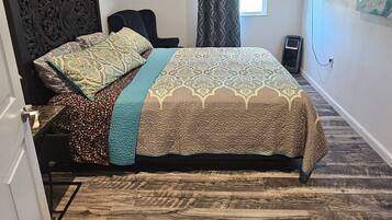 2 bedrooms, iron/ironing board, free WiFi, bed sheets