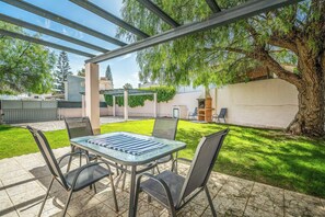 Outdoor dining - Villa Rato - Five Bedroom Villa, Sleeps 10 (Algarve)