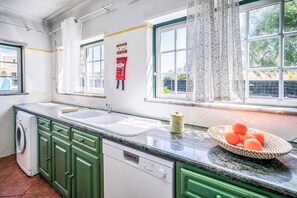 Fridge, microwave, oven, dishwasher - Villa Rato - Five Bedroom Villa, Sleeps 10 (Algarve)