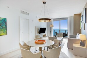 Interior - 18th Floor Ocean Views, Pool, Beach & Fitness (Hollywood)