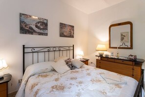 2 camere, una scrivania, Wi-Fi gratuito, lenzuola