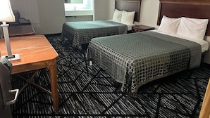Kamar Basic, 2 Tempat Tidur Queen, Bebas Asap Rokok | 1 kamar tidur, Wi-Fi gratis, dan seprai linen