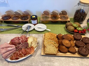 Desayuno continental todos los días (con cargo)