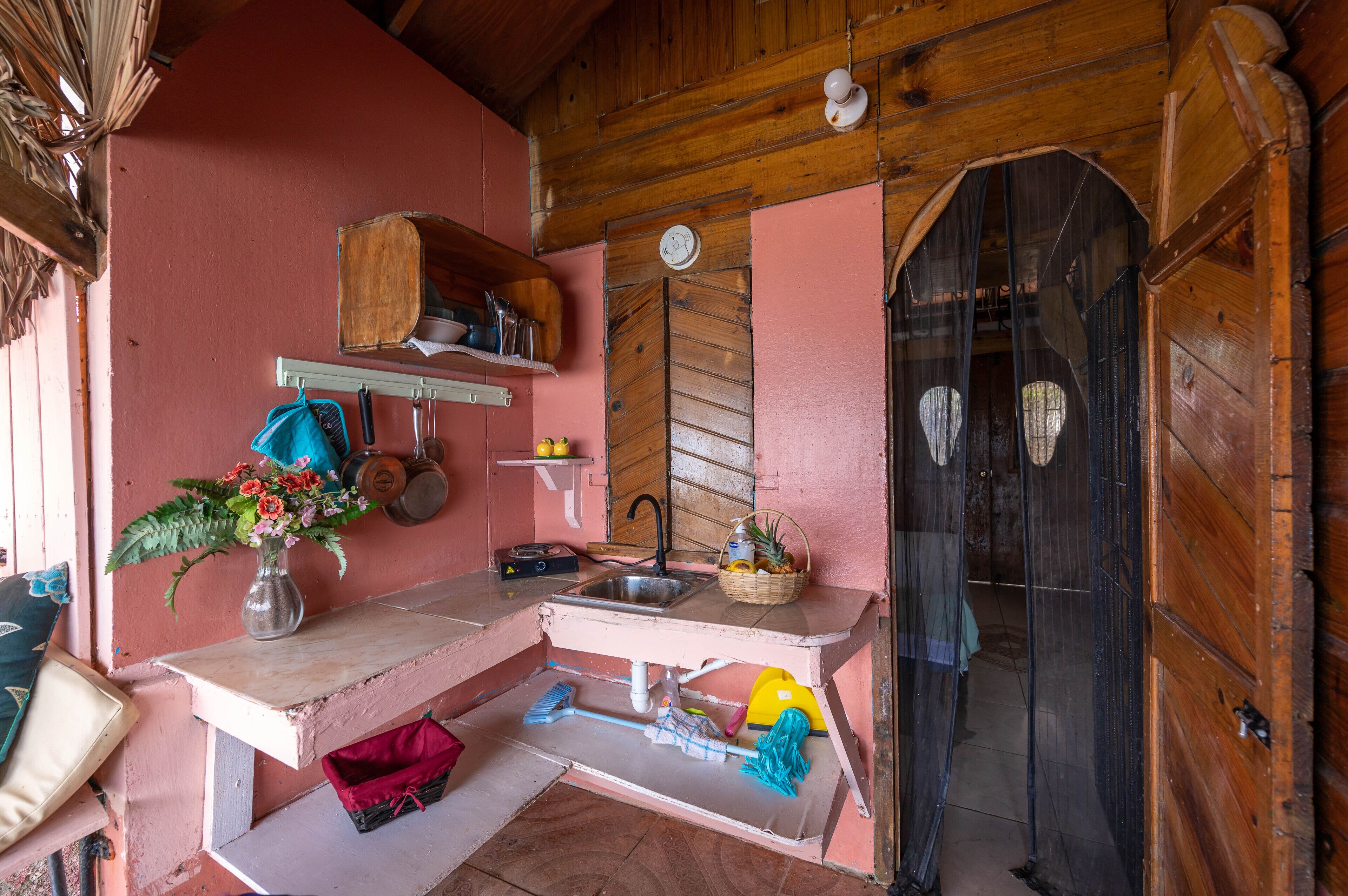 1 quarto, escrivaninha, ferros/tábuas de passar roupa, Wi-Fi de cortesia