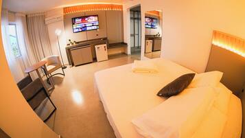 Comfort Room, 1 Bedroom | Desk, free WiFi