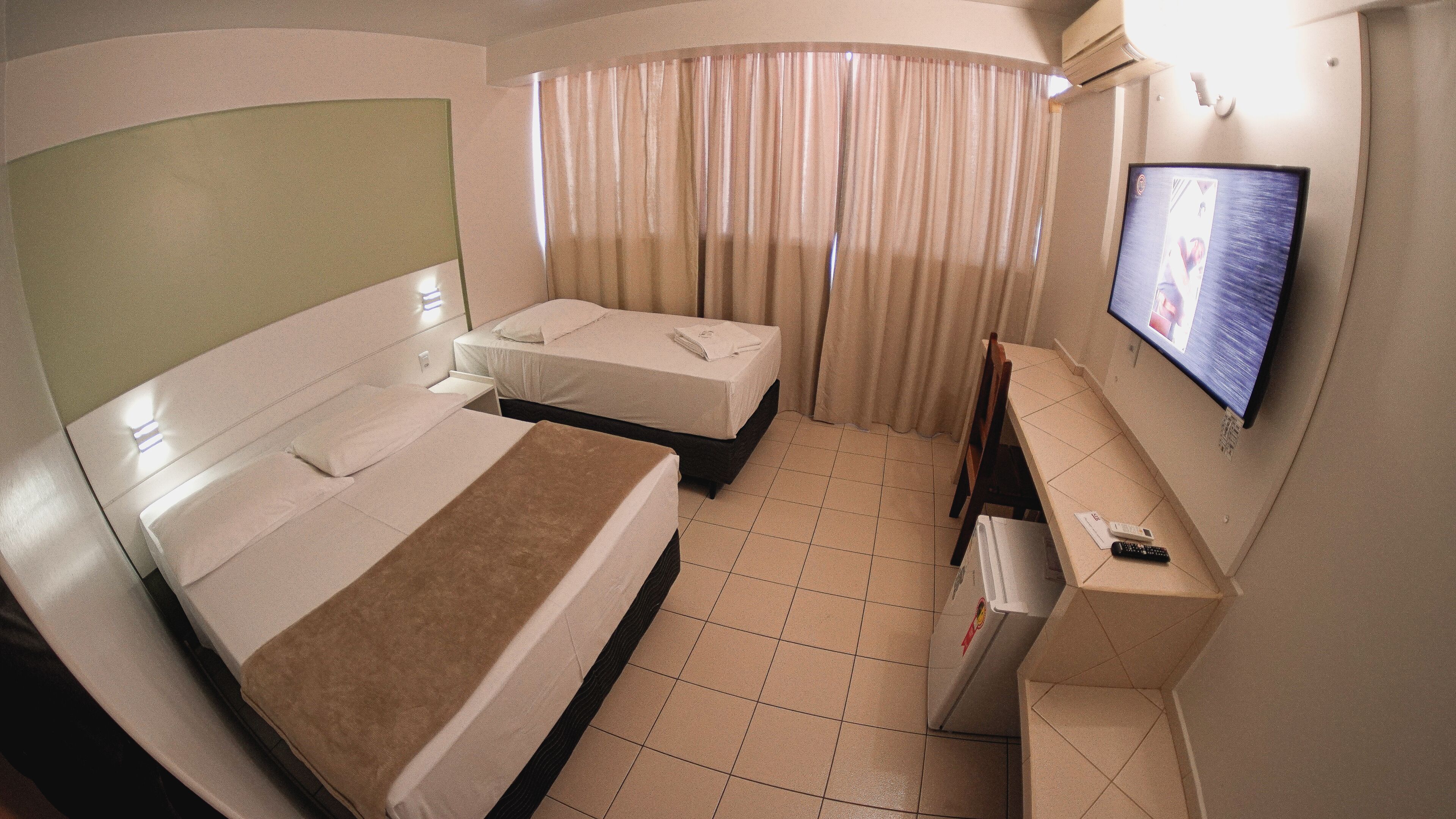 Kamar Keluarga | Meja kerja dan Wi-Fi gratis