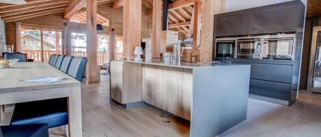 Refrigerador, microondas, horno, lavavajillas