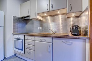 Réfrigérateur, micro-ondes, four, lave-vaisselle