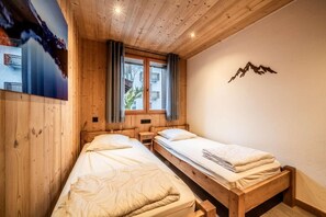 2 bedrooms, WiFi, bed sheets
