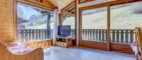 2 makuuhuonetta, Wi-Fi, vuodevaatteet