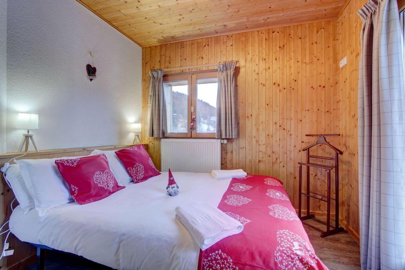 6 quartos, Wi-Fi, roupa de cama