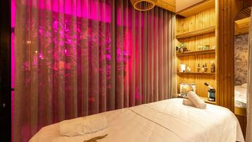 Behandlingsrom for par, badstue, dampbad og tyrkisk bad/hamam