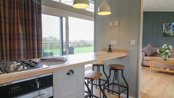 Cottage | Bếp riêng | Tủ lạnh, máy rửa bát, ấm điện, lò nướng bánh mì