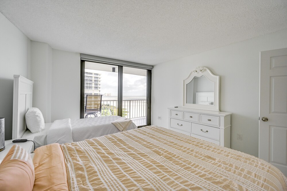 Beachfront Marco Island Condo w/ Pool Access! Marco Island Vrbo