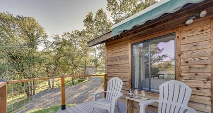 On-Site Winery & Tasting Room: Oregon Bungalow!