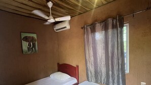 Room - Mole National park  (Larabanga)