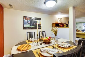 Dining - Lovely Salt Lake City Cottage w/ Outdoor Space! (Salt Lake City)