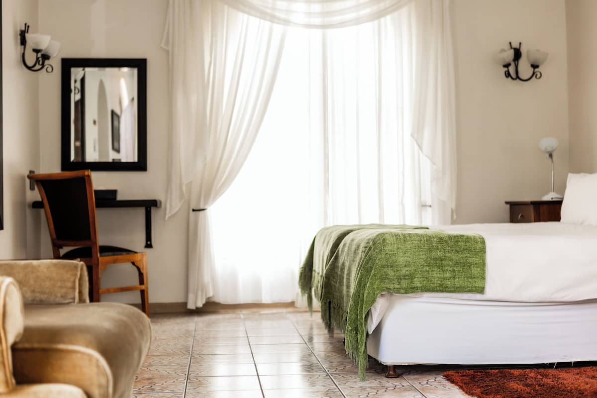 Klassieke Twin kamer | Een laptopwerkplek, gratis wifi, beddengoed
