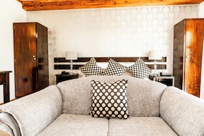 Luxury-Doppelzimmer | Laptopgeeigneter Arbeitsplatz, kostenloses WLAN