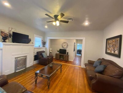 Spacious 2BD/1 Bth in Central-EP
