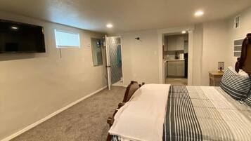 1 bedroom, iron/ironing board, WiFi, bed sheets