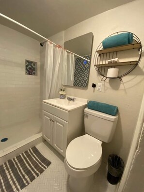 Jabón y papel higiénico