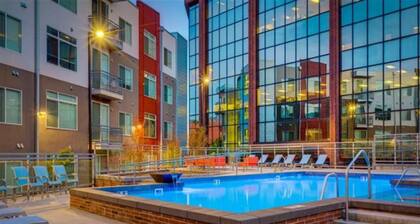 The Best of Work & Leisure w/a Great View! 1B/1Ba, Gym, Hot-Tub, EV Chrgr Access