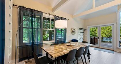 Charming 2BR Retreat | Walk to Sunsets on the Bay