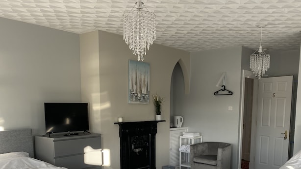 Family | Blackout drapes, iron/ironing board (on request), WiFi (free) - New Lisnagalt Lodge (Coleraine)