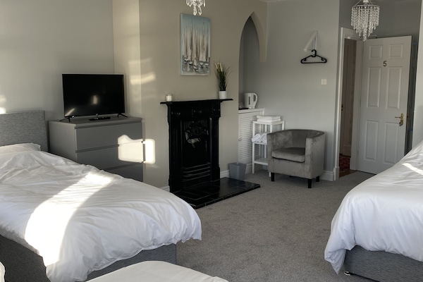 Family | Mörkläggningsgardiner, strykjärn/strykbräda och gratis wi-fi