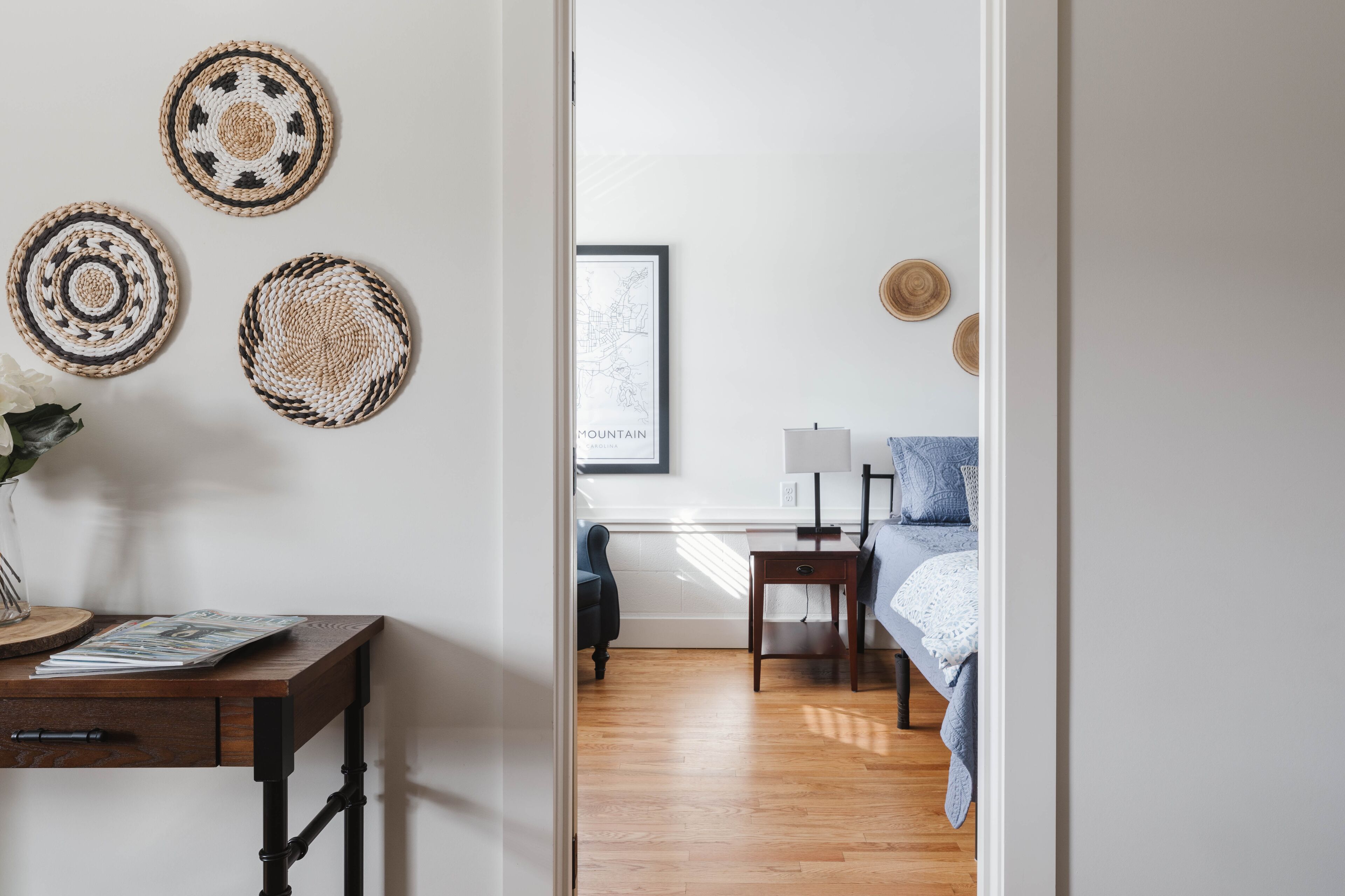 4 chambres, coffres-forts dans les chambres, bureau