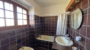 Shower, bidet, towels, soap