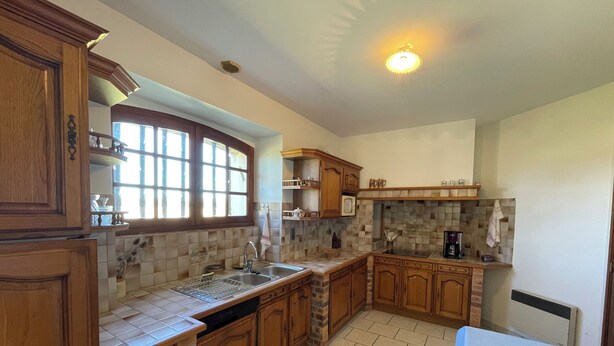 Private kitchen - Maison de Campagne Avec vue sur la Chaîne des Pyrénées (VIC-EN-BIGORRE)