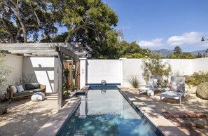 Et oppvarmet basseng