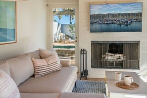 Unclassified image, 5 of 30, button