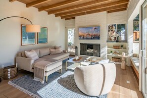 Smart-TV, peis og stereoanlegg