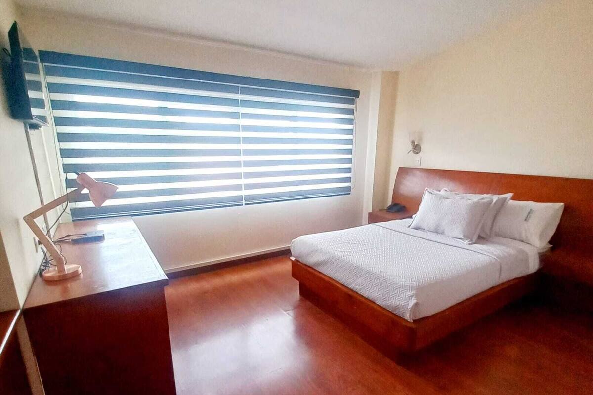Standard Single Room | Meja, seterika/papan seterika, Wi-fi percuma 