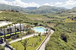 Pool - Villa Demetra – Luxury villa with private pool (Scopello)