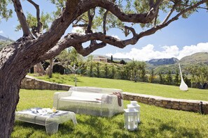 Property grounds - Villa Demetra – Luxury villa with private pool (Scopello)