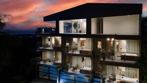 Front of property - Lasuiza Suites (San Bernardino)