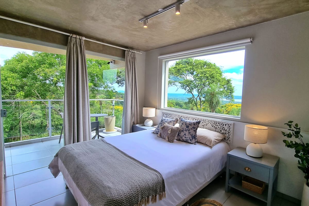 Premium Suite | 1 bilik tidur, peralatan tempat tidur premium, gebar bulu kapas 